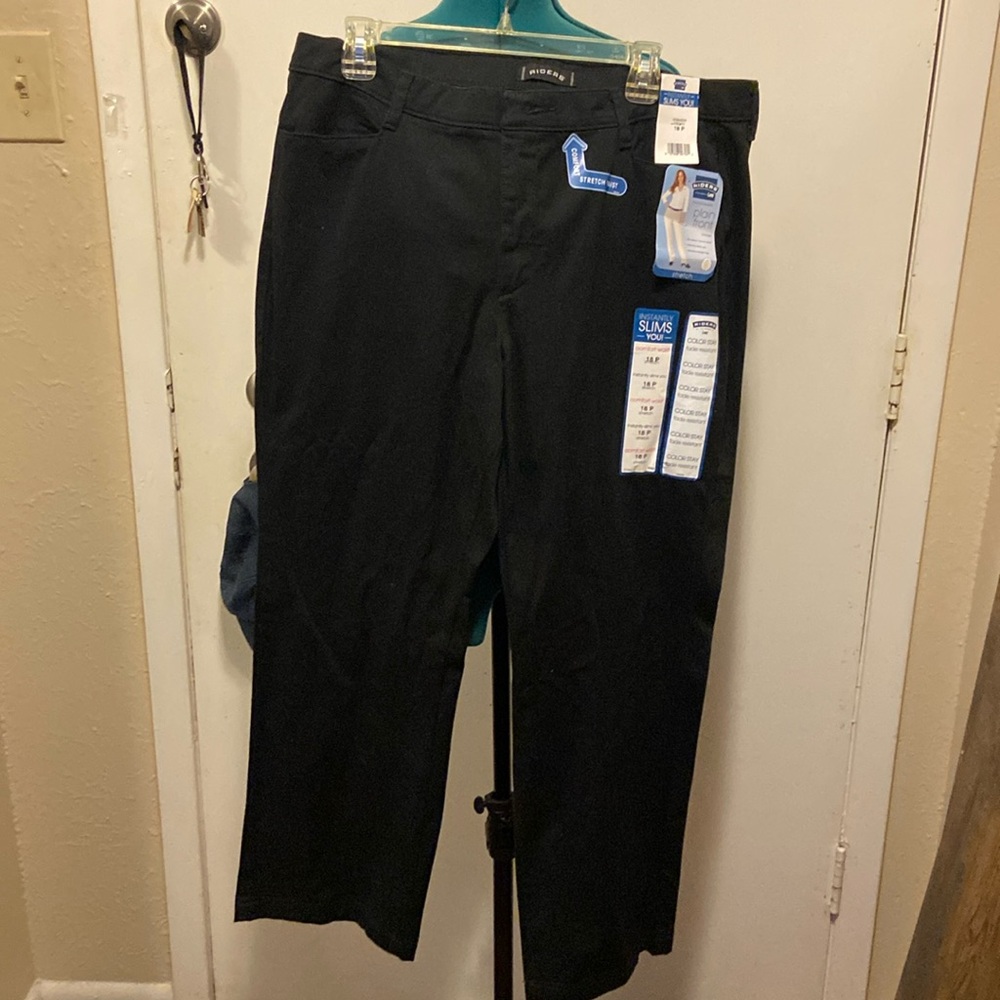 Black Lee Riders Plain Front Jeans 18 Petite w/stretch Waist 36” length 39”